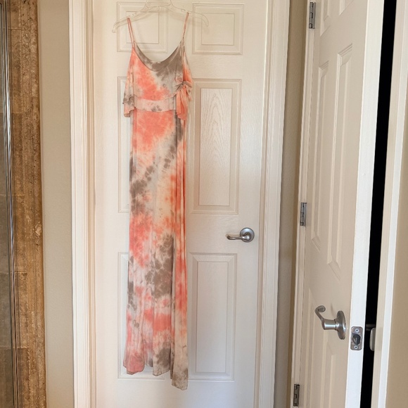 Source Unknown Dresses & Skirts - Strappy pink, ivory, grey tie-dye jersey knit  maxi dress with ruffled bodice M